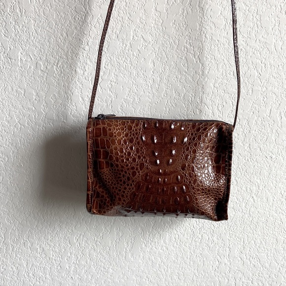🌟5/$15 or FREE! VINTAGE faux leather crocodile embossed brown crossbody bag - Picture 2 of 10